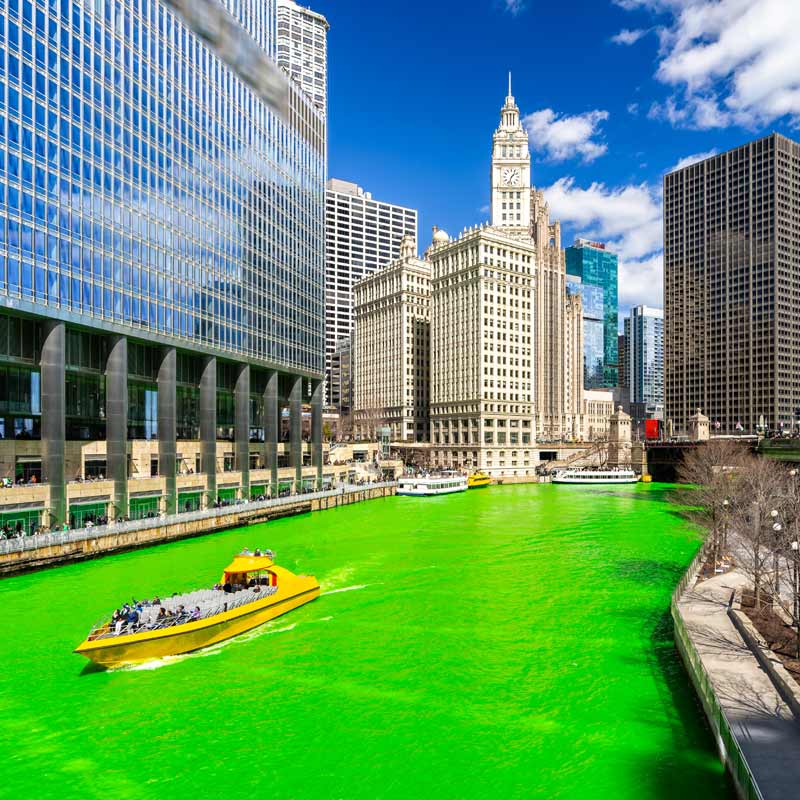 Río de Chicago teñido de verde para el Día de San Patricio